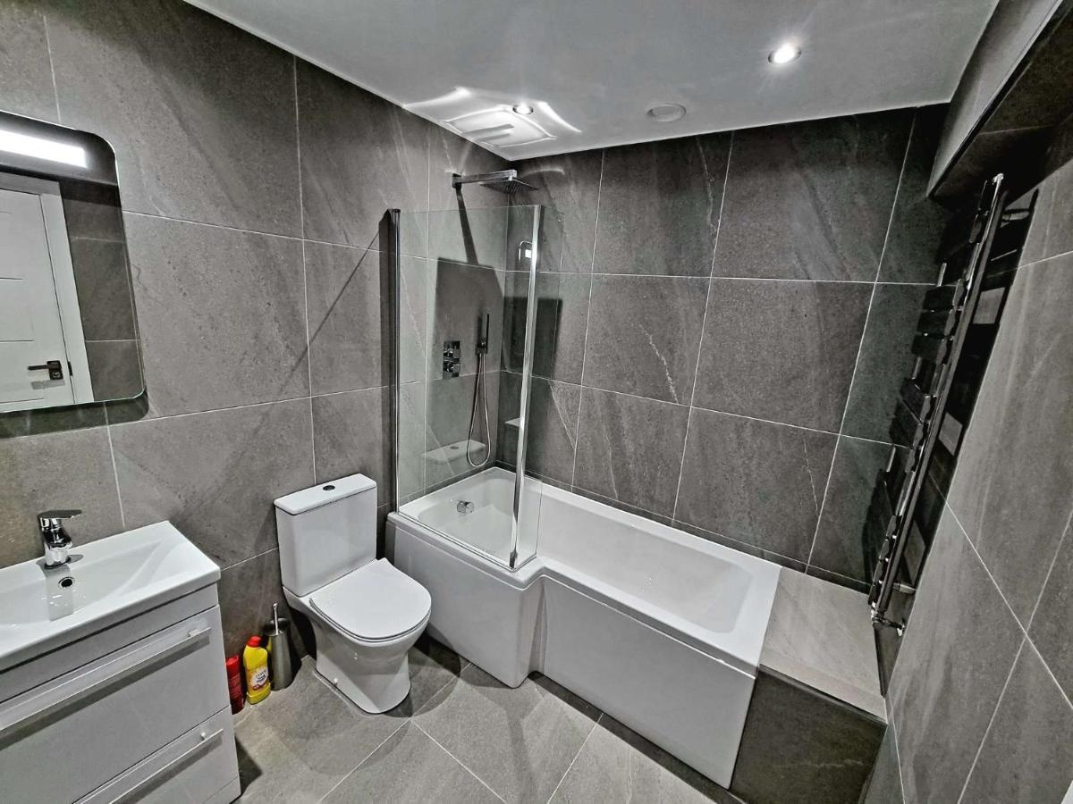Lmk, Spacious 1 Bedroom Ground Floor Apartment, Ev Charger, Free Parking Wi-Fi, Great Location Belfast Ngoại thất bức ảnh