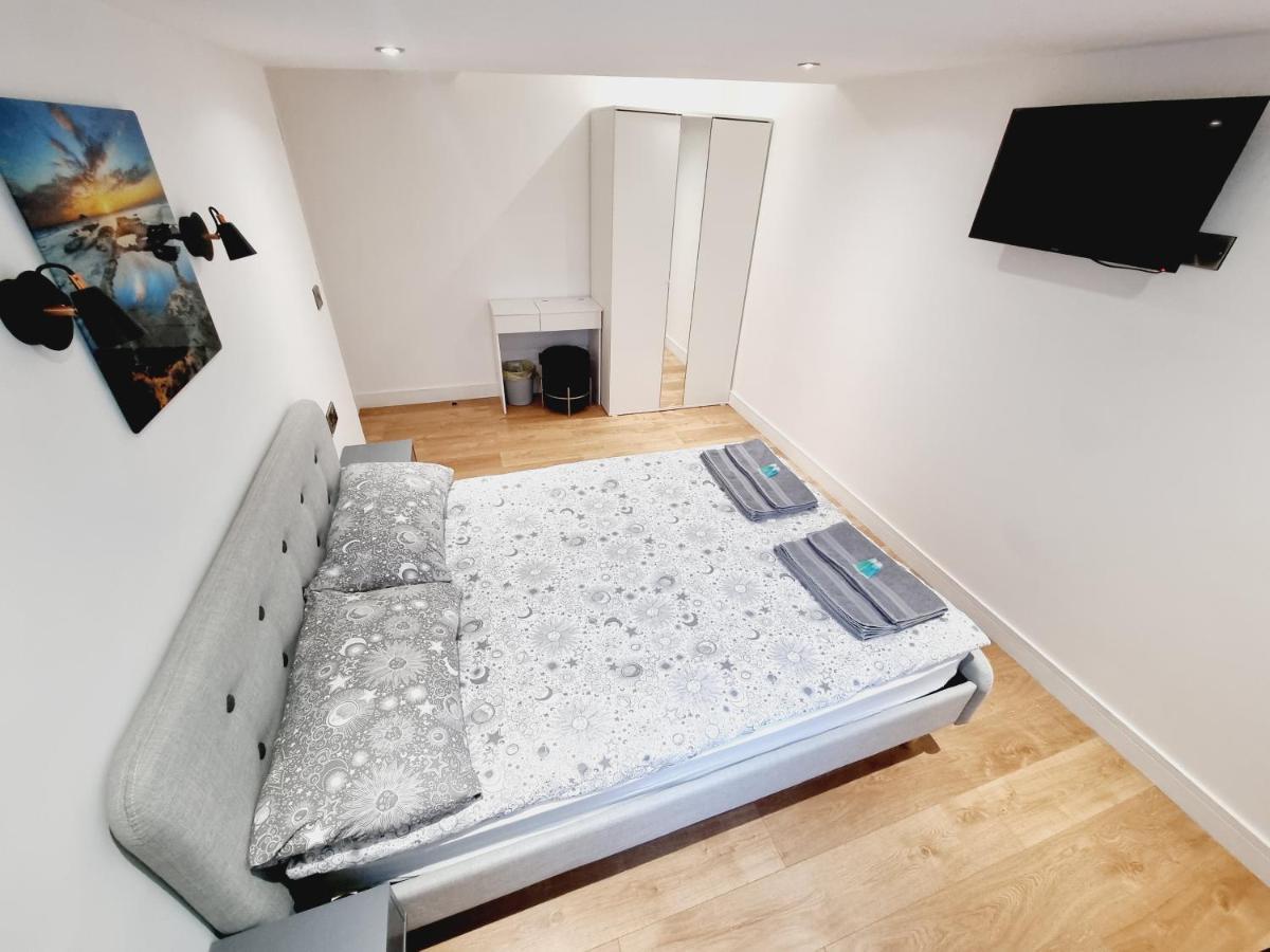 Lmk, Spacious 1 Bedroom Ground Floor Apartment, Ev Charger, Free Parking Wi-Fi, Great Location Belfast Ngoại thất bức ảnh