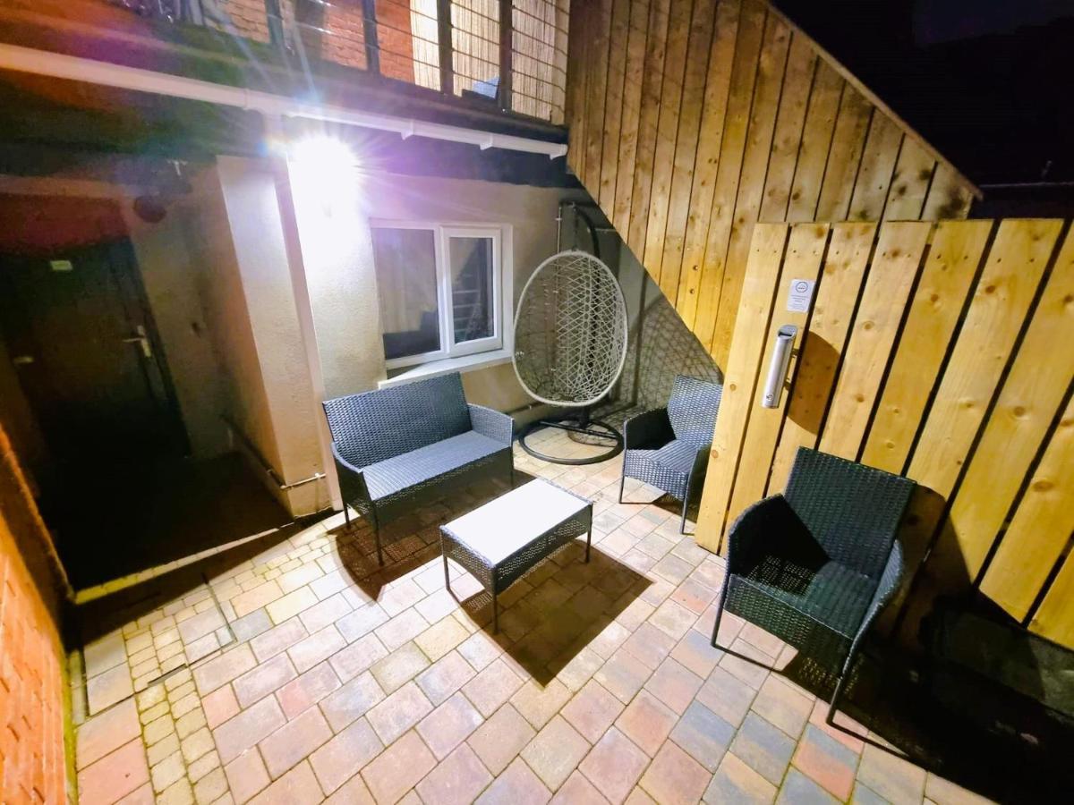 Lmk, Spacious 1 Bedroom Ground Floor Apartment, Ev Charger, Free Parking Wi-Fi, Great Location Belfast Ngoại thất bức ảnh